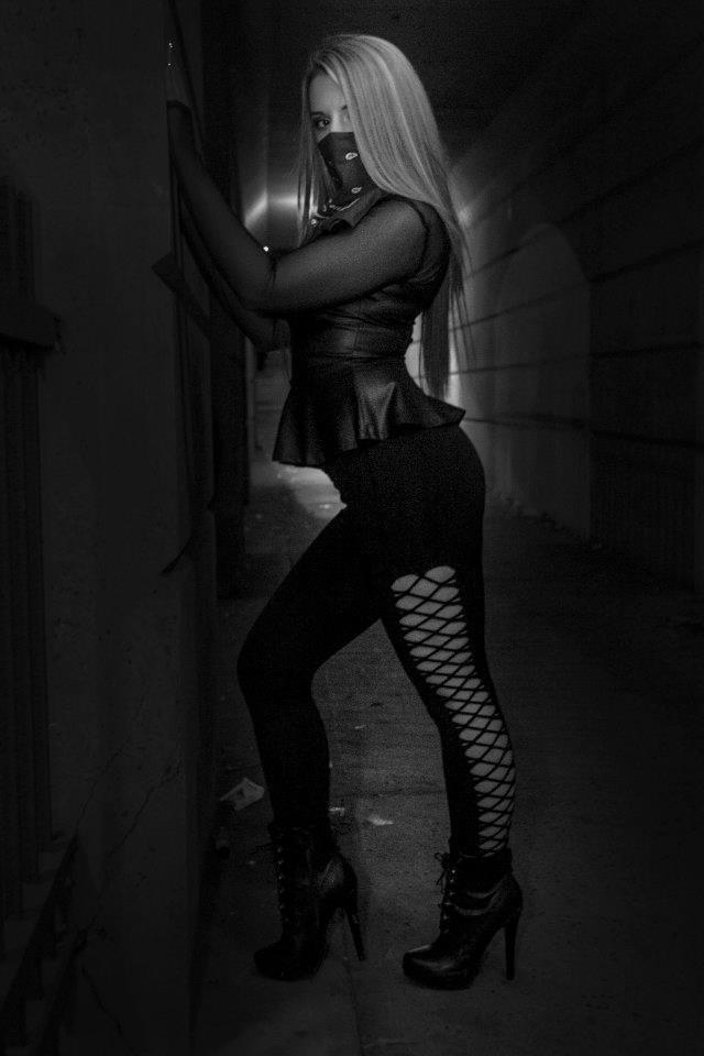Female model photo shoot of Valerie Knuckles by Jon Vincent