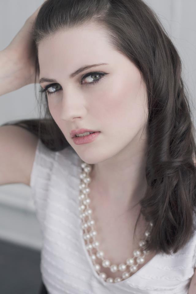 Female model photo shoot of Laura Cameron MUA