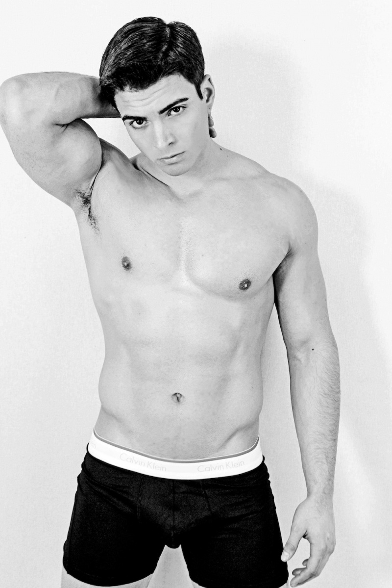 Male model photo shoot of Emanuel Cruz