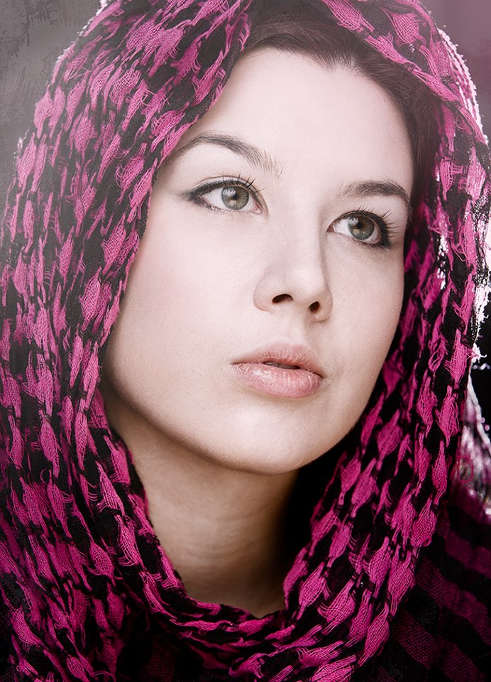 Female model photo shoot of Kaidan