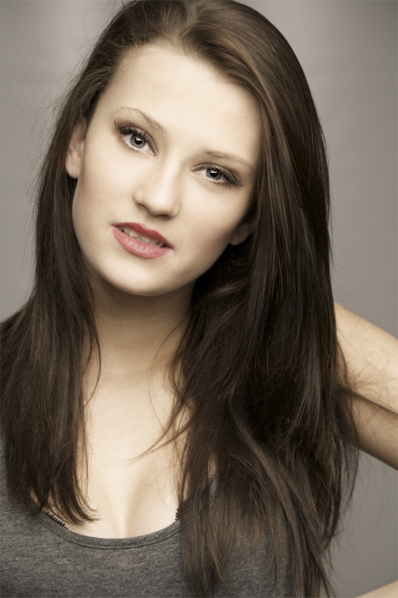 Female model photo shoot of Kerri Steere