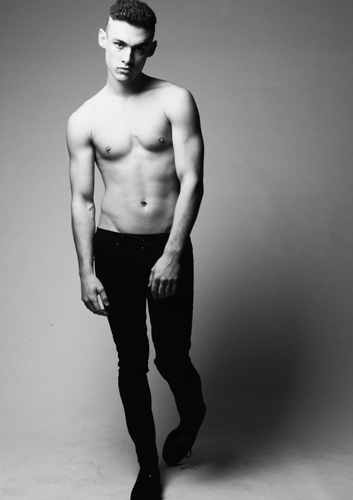 Male model photo shoot of gareth taylor93 in London