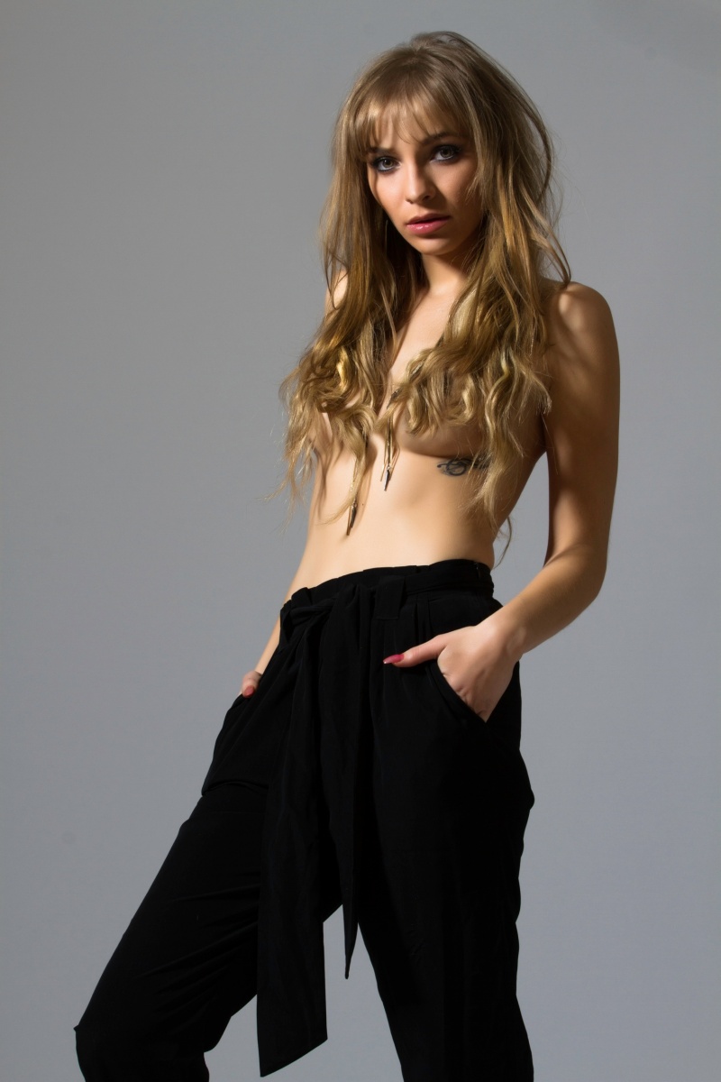 Female model photo shoot of Viktorya