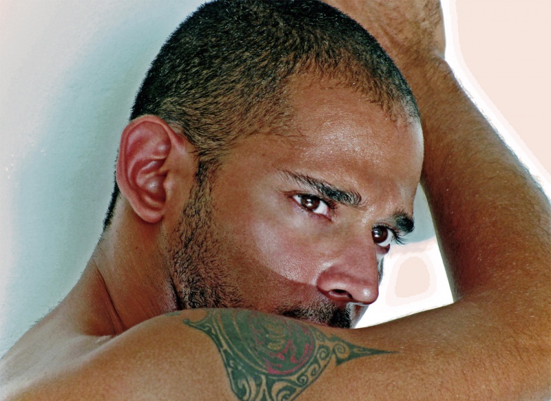 Male model photo shoot of Ramon Guizar