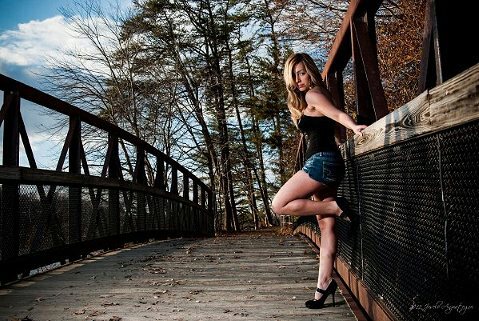 Female model photo shoot of Nicole Burgos