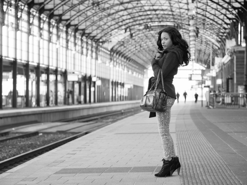 Male and Female model photo shoot of Ulli and Charleeberbicks in The Hague HS station
