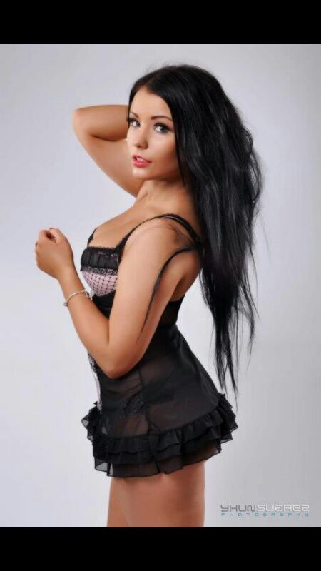 Female model photo shoot of Kimberley Jayde by Yhun Suarez Photography