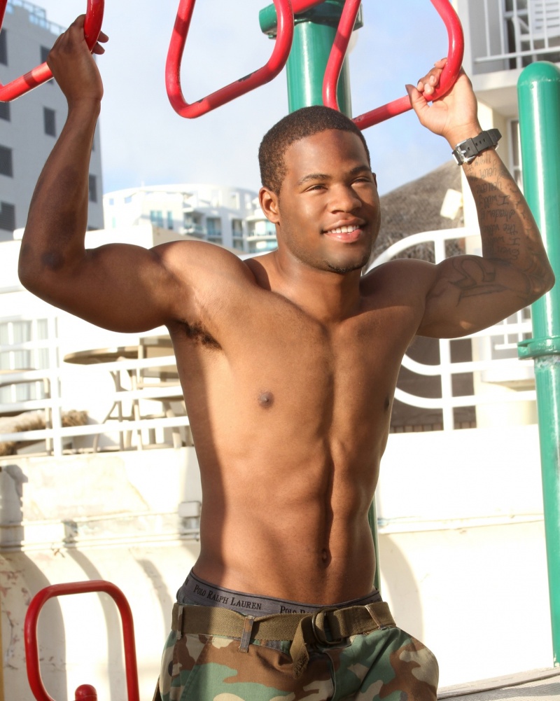 Male model photo shoot of Marquis Magwood