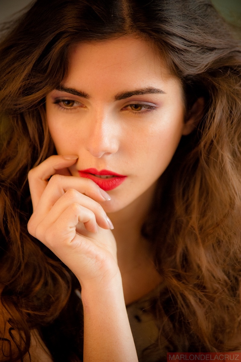 Female model photo shoot of Elizabeth Arboleda