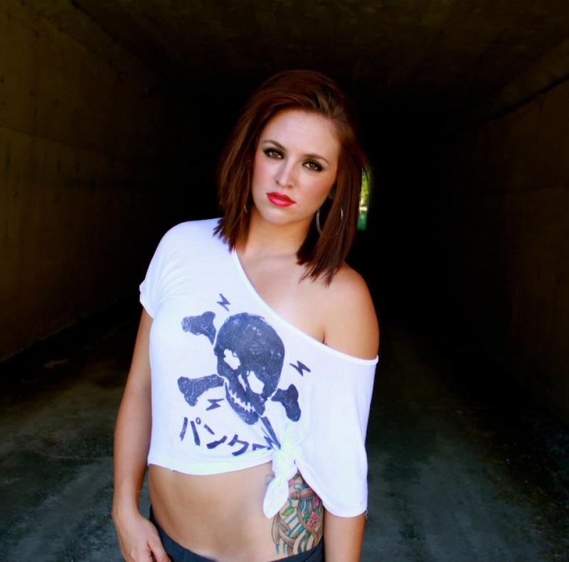 Female model photo shoot of tattoobarbie9
