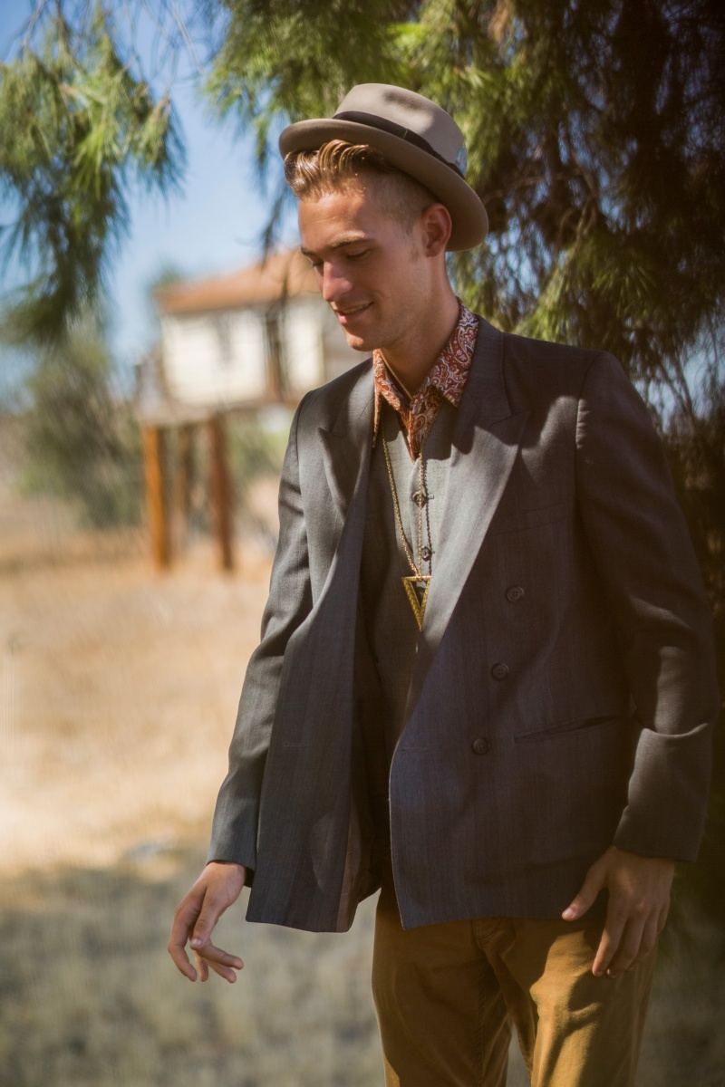 Male model photo shoot of Robert Meeks