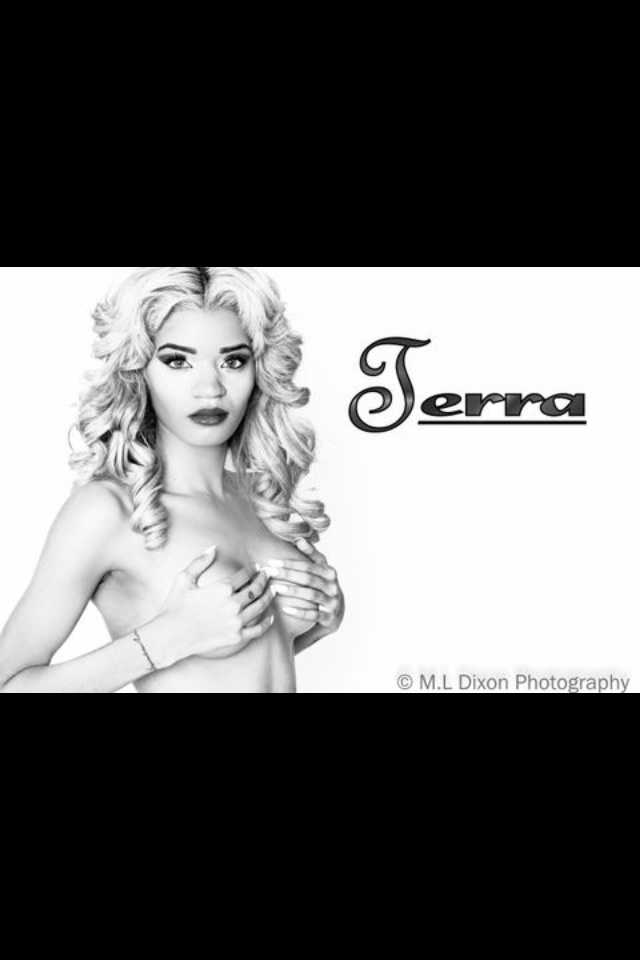 Female model photo shoot of Terra88