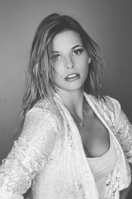 Female model photo shoot of Natasha-Anne Kelly 