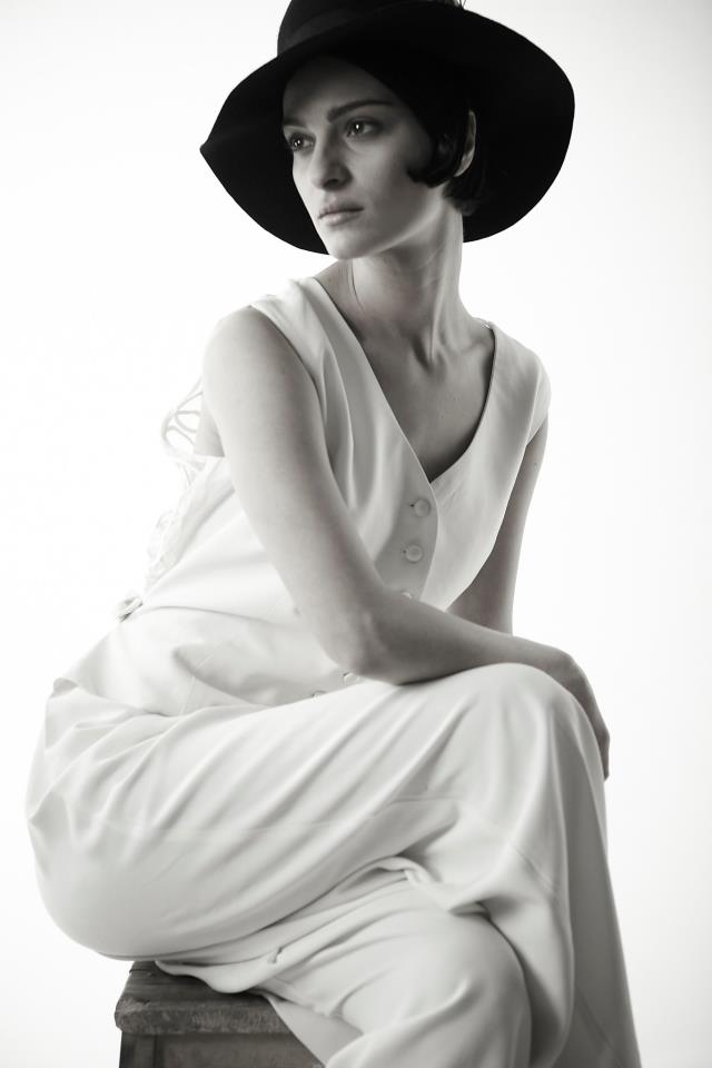 Female model photo shoot of Lauren Smith MUA