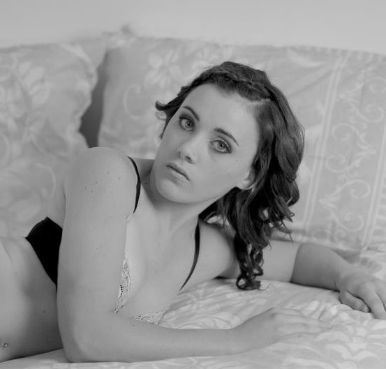 Female model photo shoot of Amy-lee Hillier