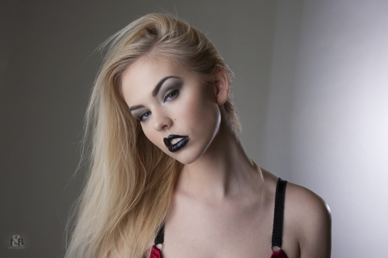 Female model photo shoot of Shelby Sloan