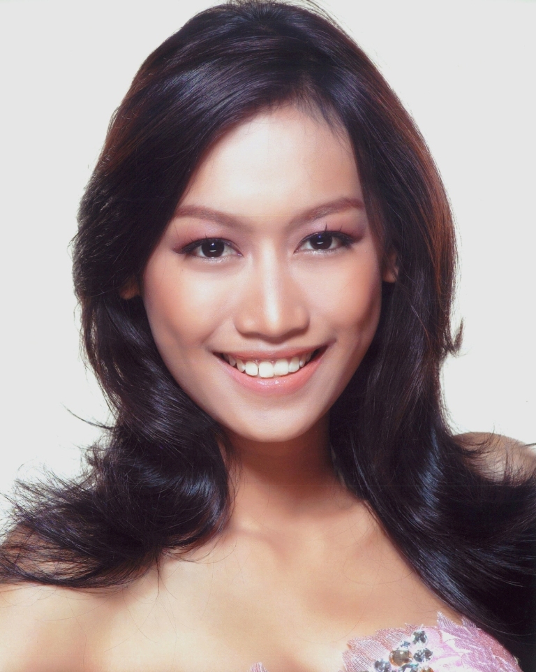 Female model photo shoot of Alifani in Indonesia