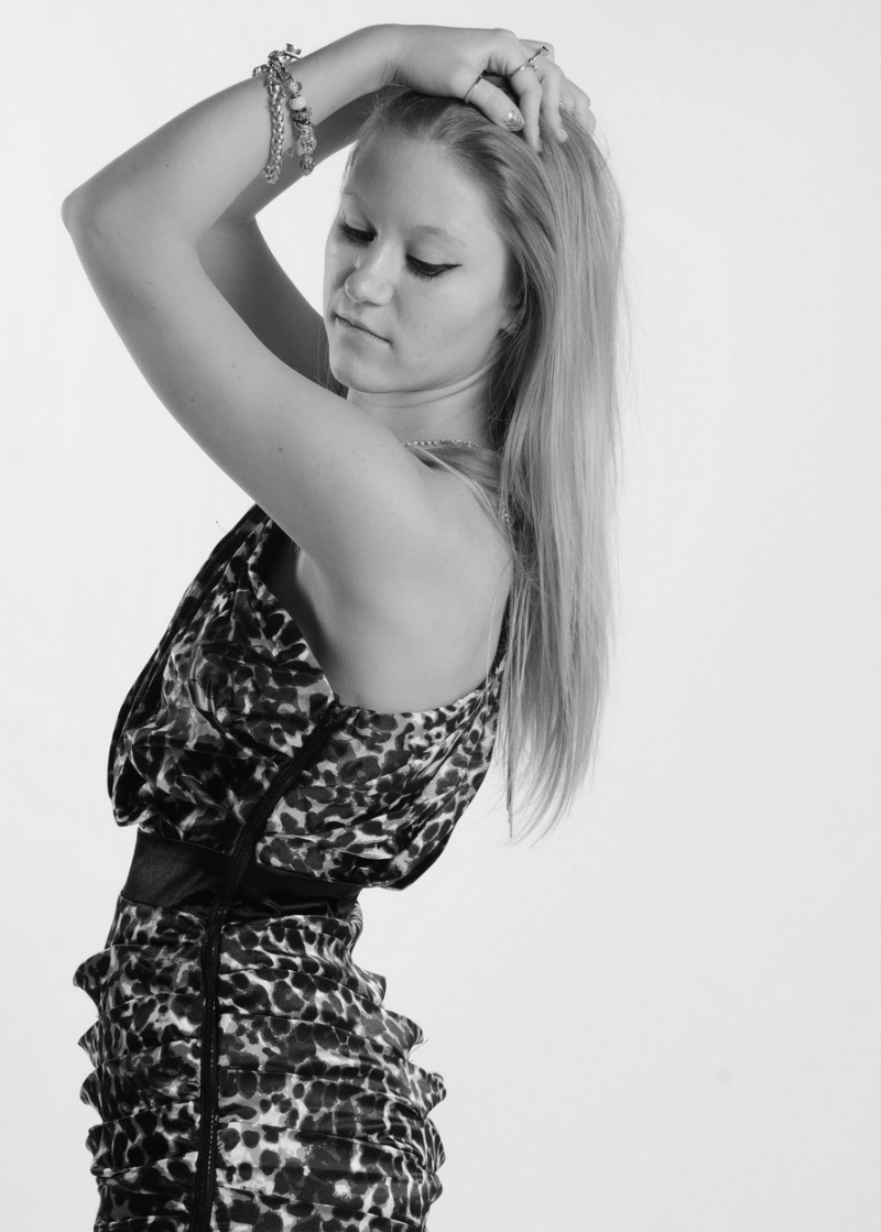 Female model photo shoot of Jeanz Piercy by TLCimagery