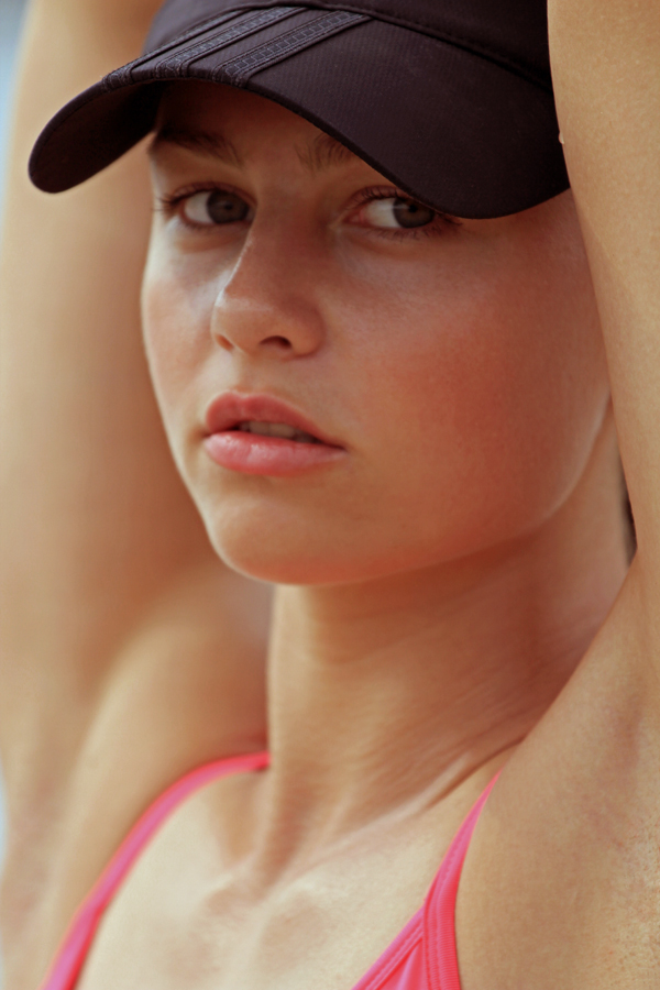 Female model photo shoot of Lisa Romanciuc 