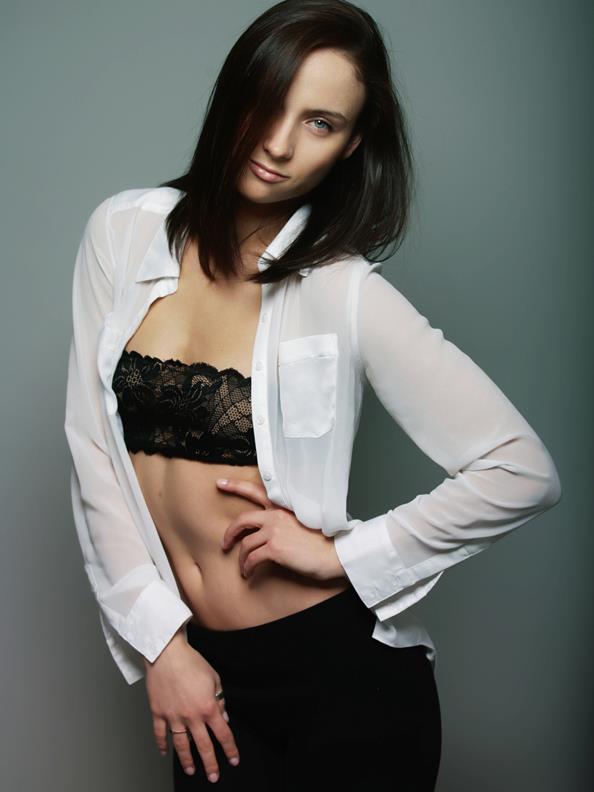 Female model photo shoot of Ruda Culci