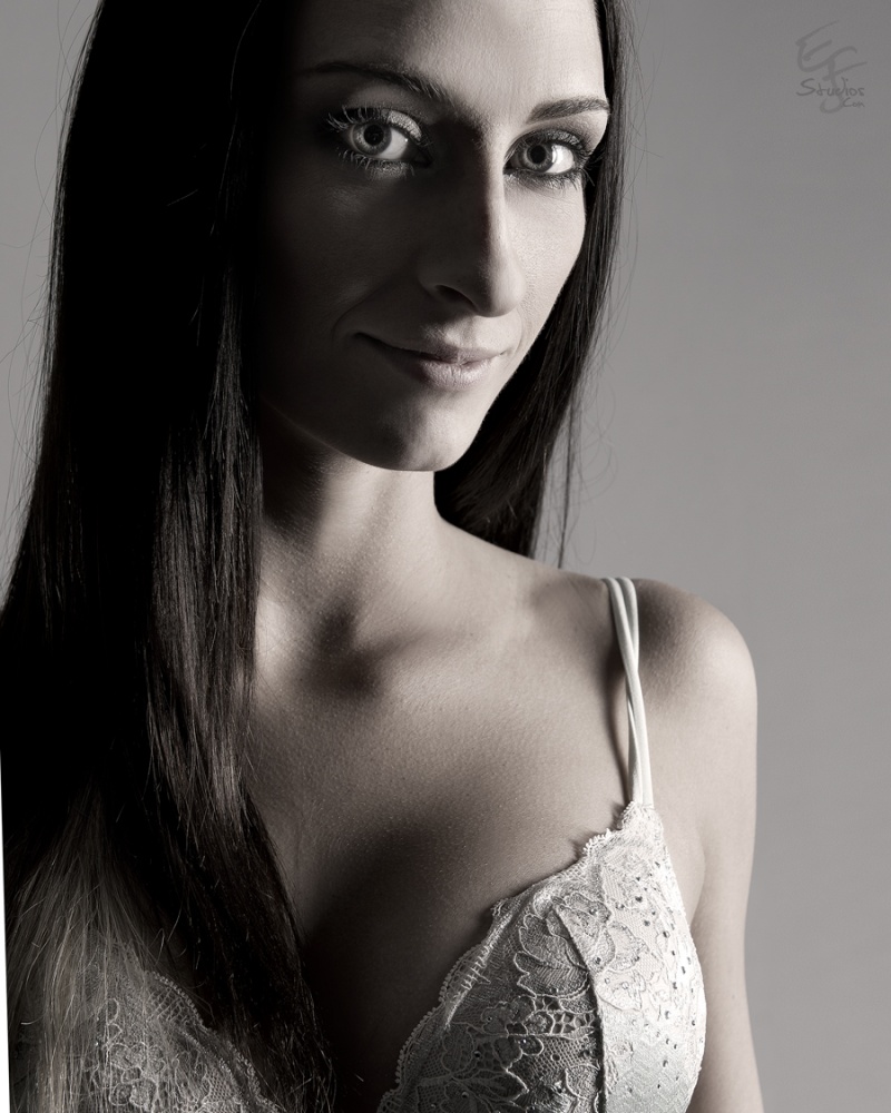 Female model photo shoot of Sammi Naketa