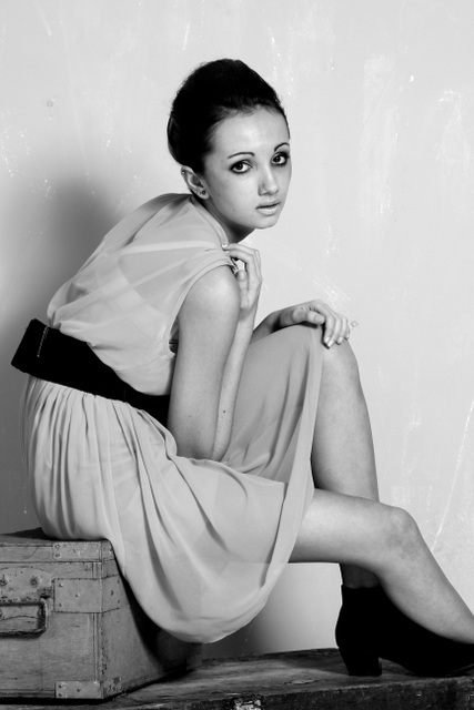 Female model photo shoot of Rebecca Rowlands in London School of Modelling