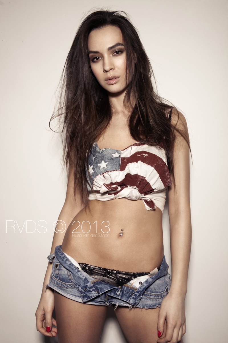 Female model photo shoot of Tia Juliet Meddins in london