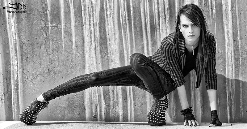 Male model photo shoot of Ian Machine
