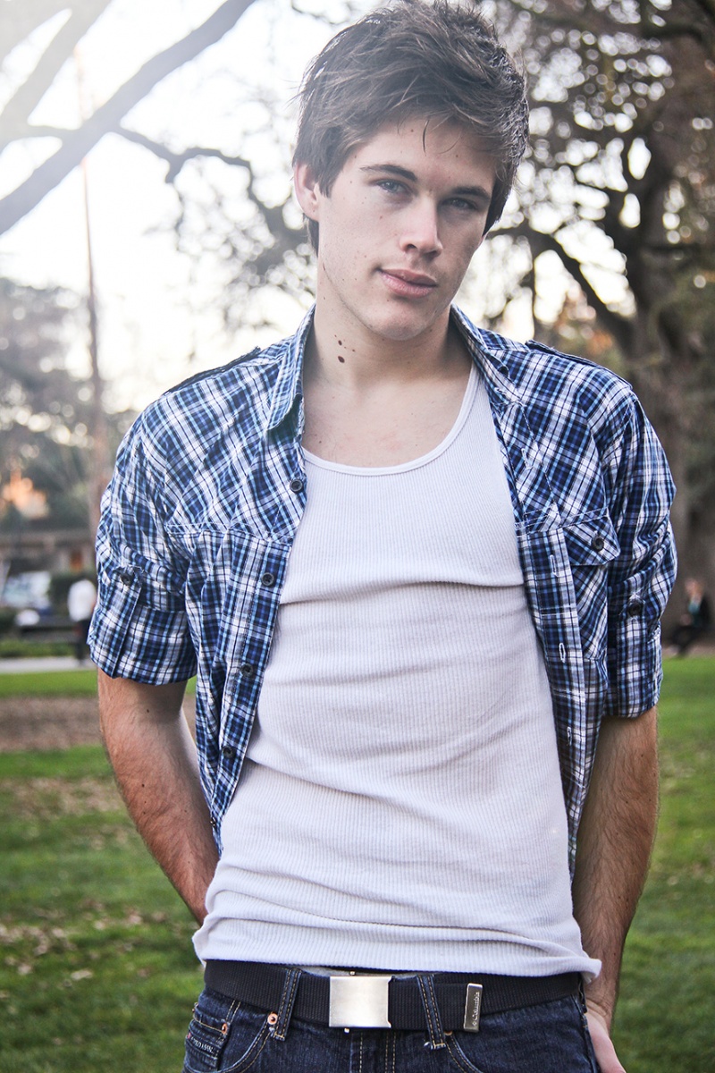 Male model photo shoot of Nate Hallen by Diana Arreola