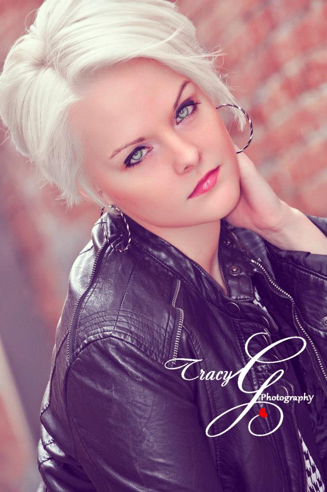 Female model photo shoot of Emily Swart