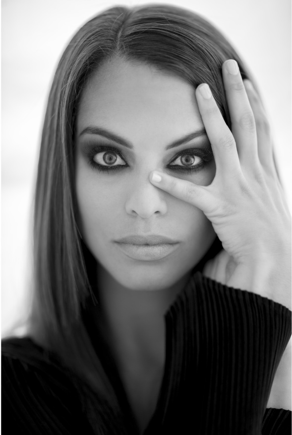 Female model photo shoot of Eri Vincent Makeup