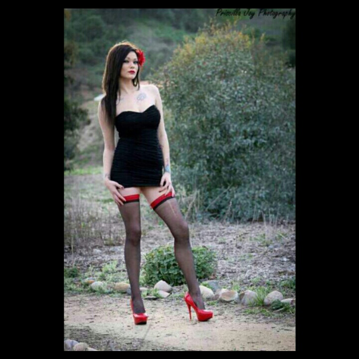 Female model photo shoot of .AshleyMiller.
