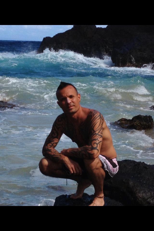 Male model photo shoot of Jeremy Mends in Honolulu, HI