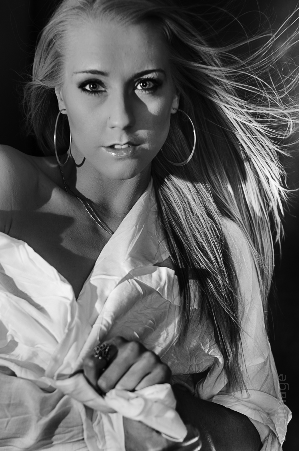 Female model photo shoot of Mizzy Martini by 925 image