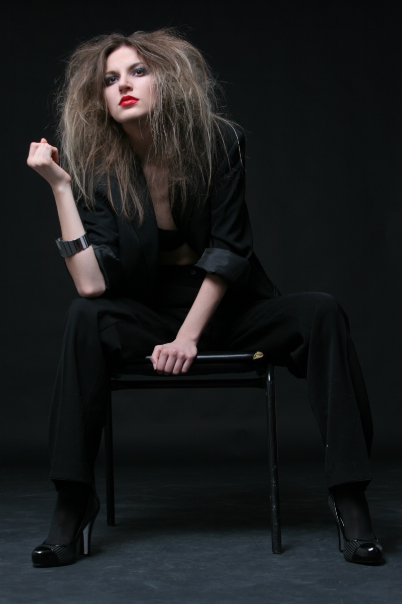 Female model photo shoot of Elvira Go