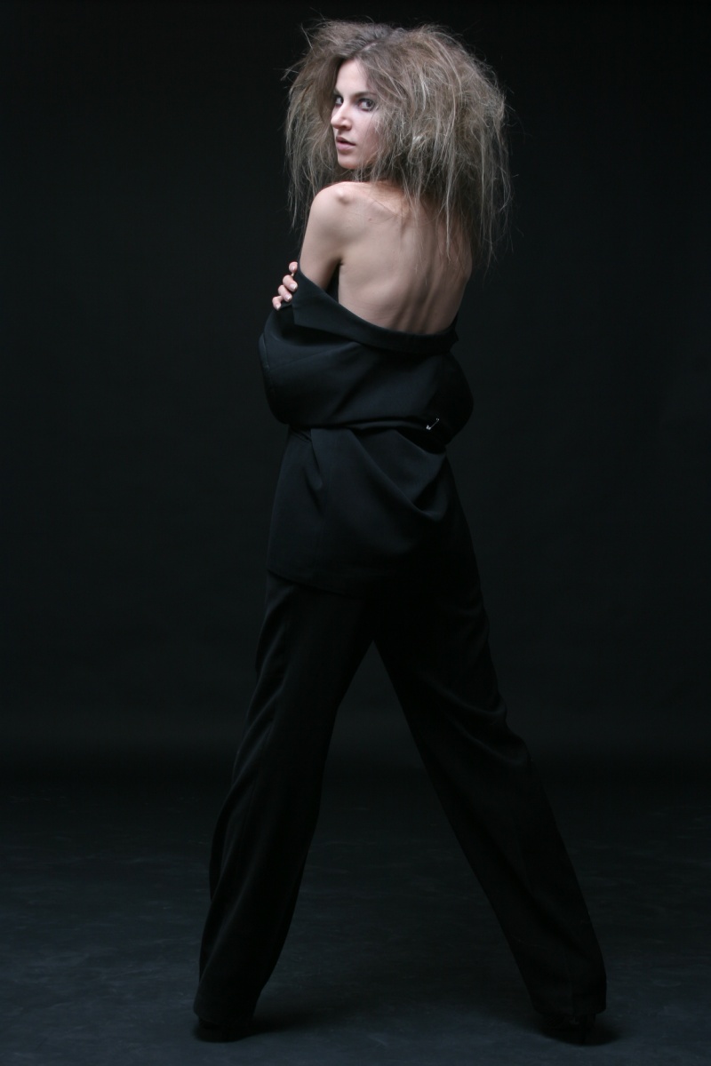 Female model photo shoot of Elvira Go