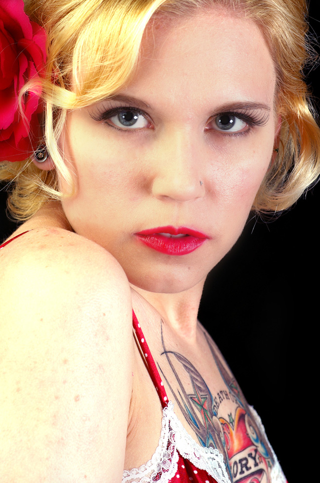 Female model photo shoot of Damaged Daisy Syn by Jon Souer
