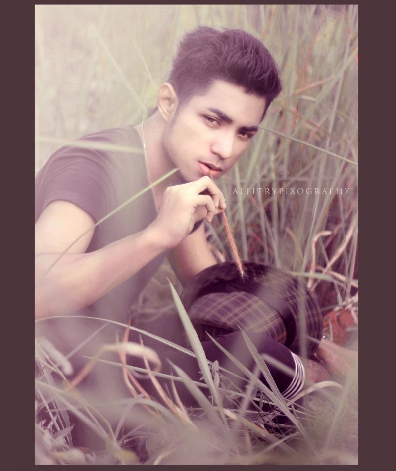 Male model photo shoot of eyzad rahmad