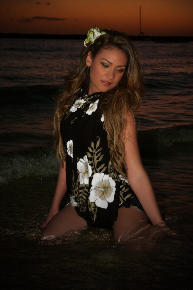 Female model photo shoot of Jessica E Arroyo in Hawaii