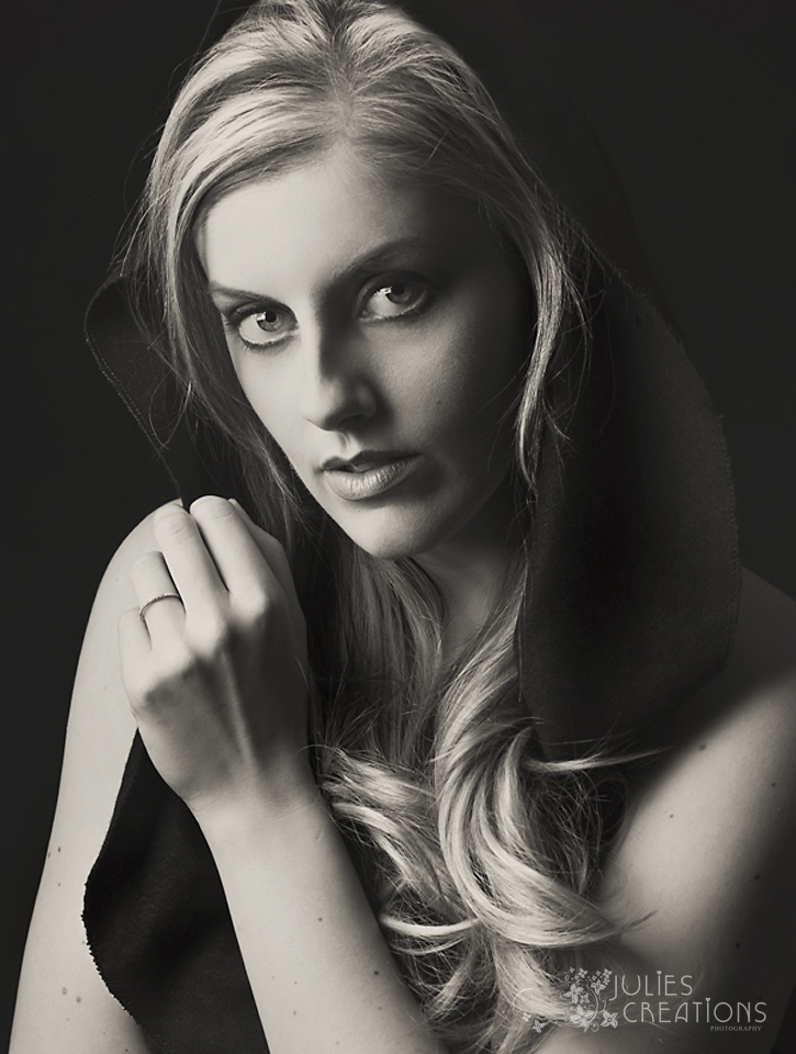 Female model photo shoot of Alice Sawers by Julie Nikota