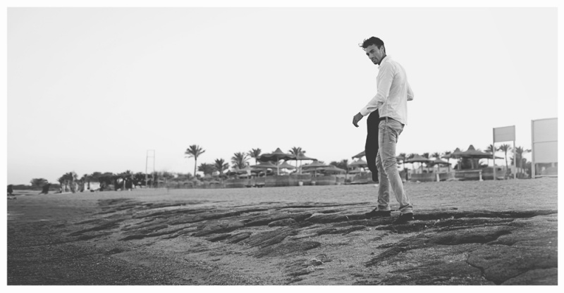 Male model photo shoot of Richard Kiely in Egypt