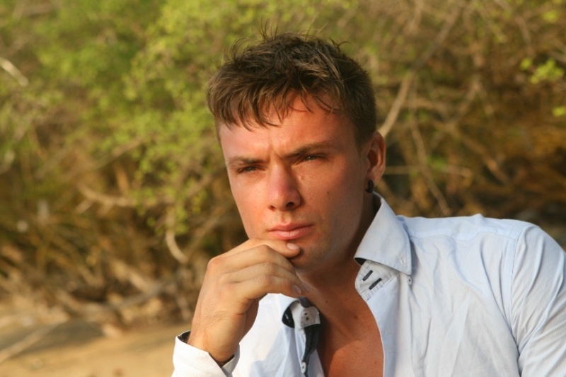 Male model photo shoot of Dale Webb