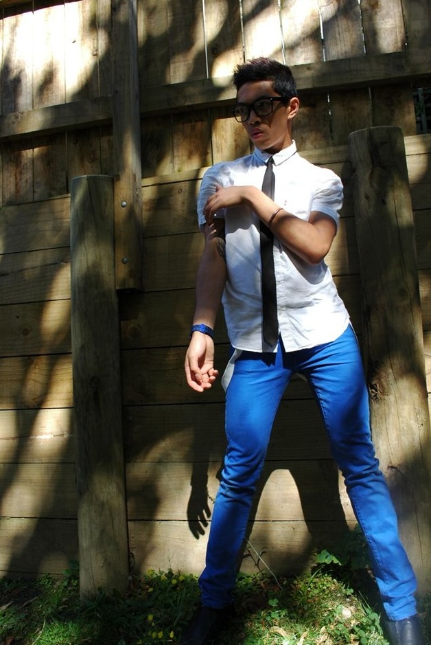 Male model photo shoot of Blu marqueses