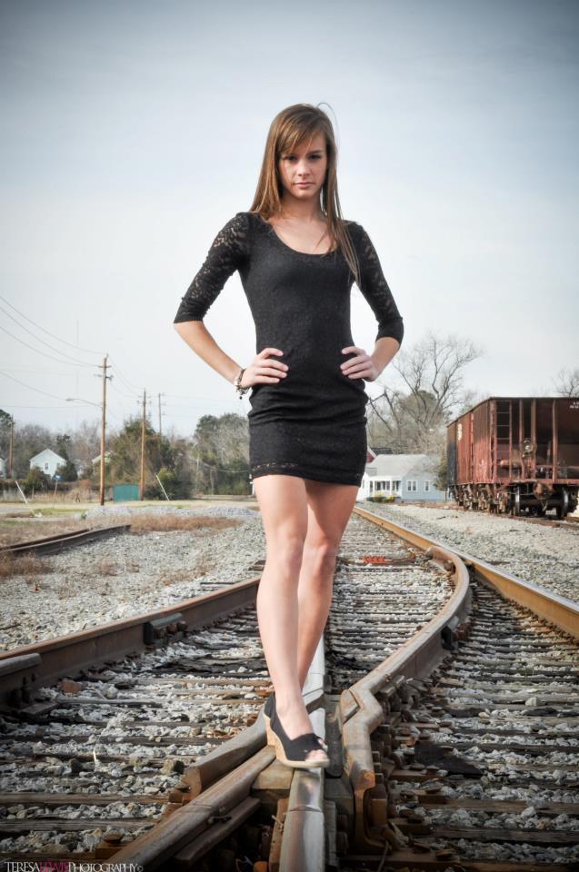 Female model photo shoot of Meri Kristen in New Bern, North Carolina