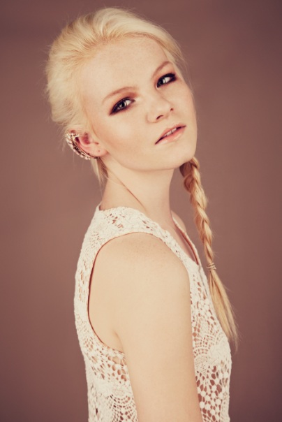Female model photo shoot of Lauren Kent by Nicole Jopek