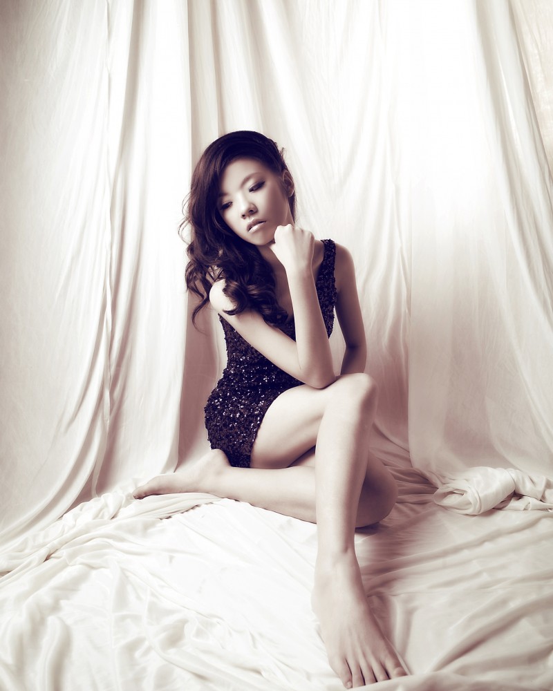 Female model photo shoot of Angela Ni