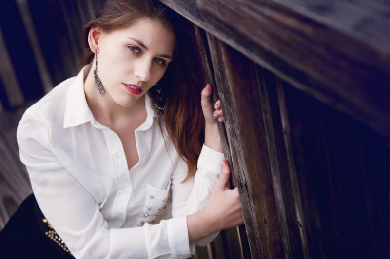 Female model photo shoot of Elizabeth Lanning by RJonesPhoto in Charlotte, NC.