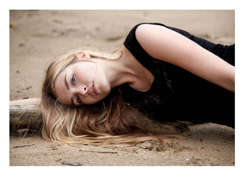 Female model photo shoot of Delia T