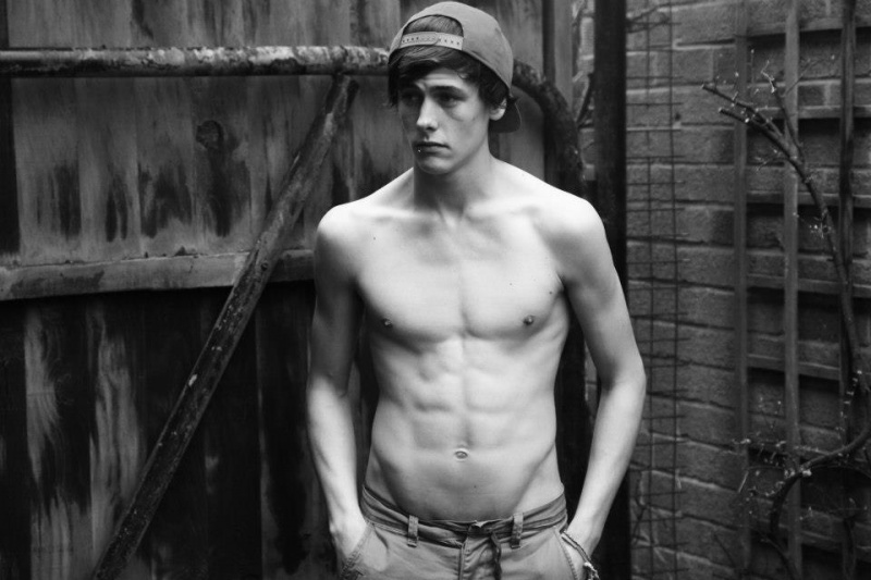 Male model photo shoot of Liam Shetly