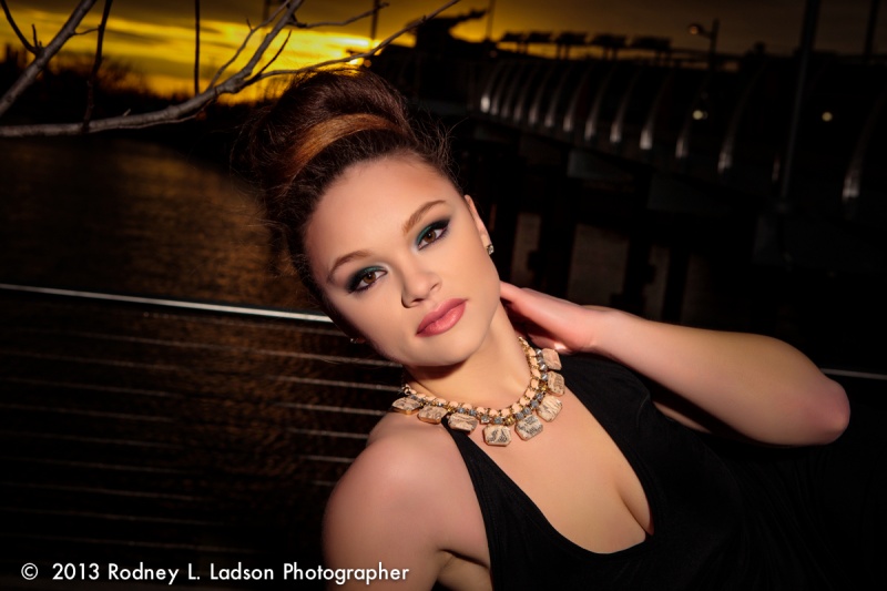 Female model photo shoot of Laura London Beauty